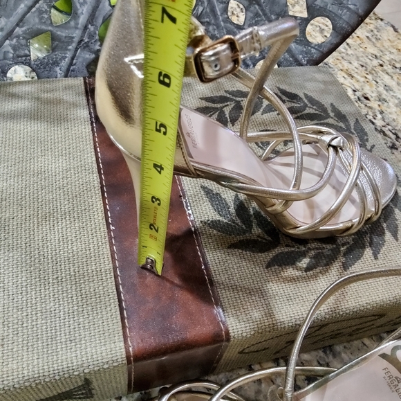 Shoes - Picture 4 of 4